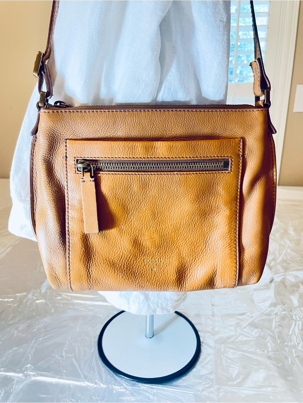 Fossil Cowhide Pebble Leather Shoulder HandBag in Tan Brown with front zipper - Picture 7 of 16